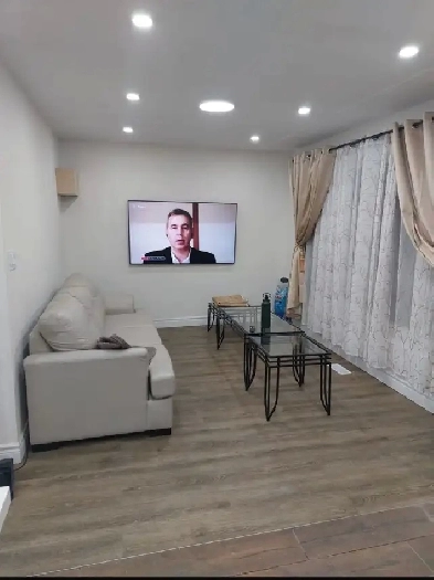 McMaster 10 Min walk