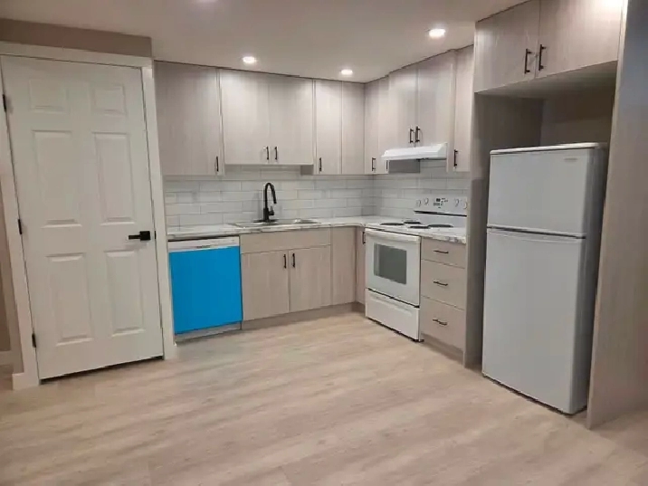 Brand New / Huge / Modern / Open Concept Suite