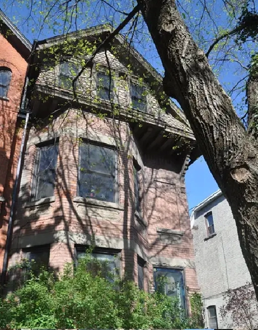 Very Cool 1 bdrm in a big Victorian house