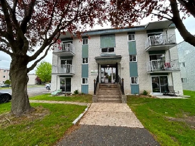 3½ / MAI 2026/ RDC /PRÈS HÔPITAL, AUTOROUTE 35 et BUS MTL