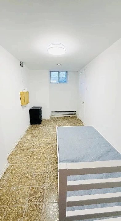 Downtown Toronto room available for rent