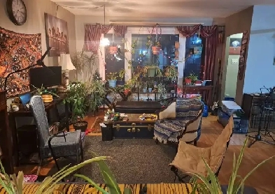 One bedroom available to MALE STUDENT.