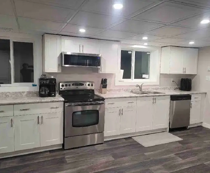 3 bdrm fully furnished ground level suite