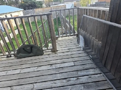 3 bed 2 bath half duplex with yard