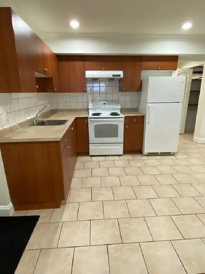 2 bedroom basement suite for rent in Burnaby by Burnaby Hospital