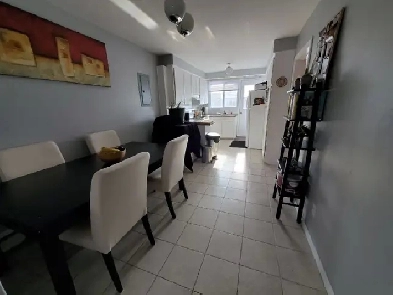 Grand 4 ½.  Ahuntsic centre