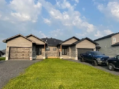 2 Beds,1 Bath-House For Rent!