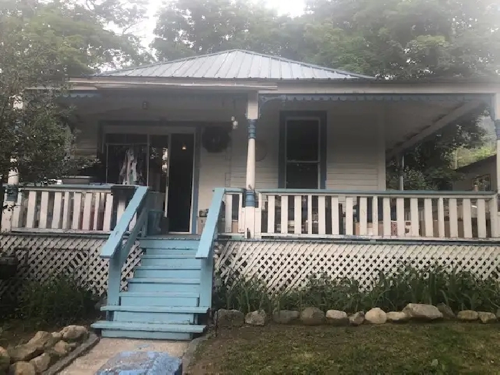 Two Bedroom Heritage House for Rent Uphill Nelson!