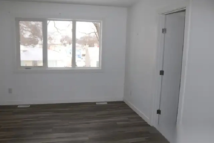 3 Bed 2.5 Bath Apartment Available: Garden City, Winnipeg