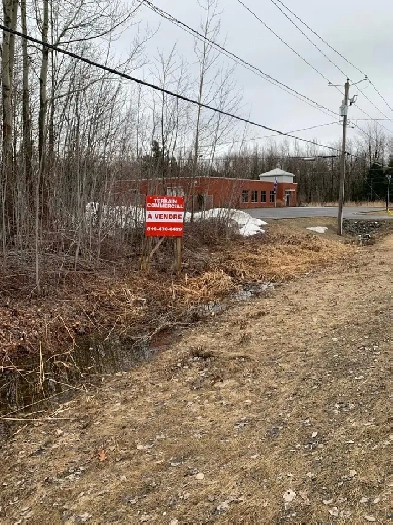 Terrain Commercial À Vendre à Drummondville