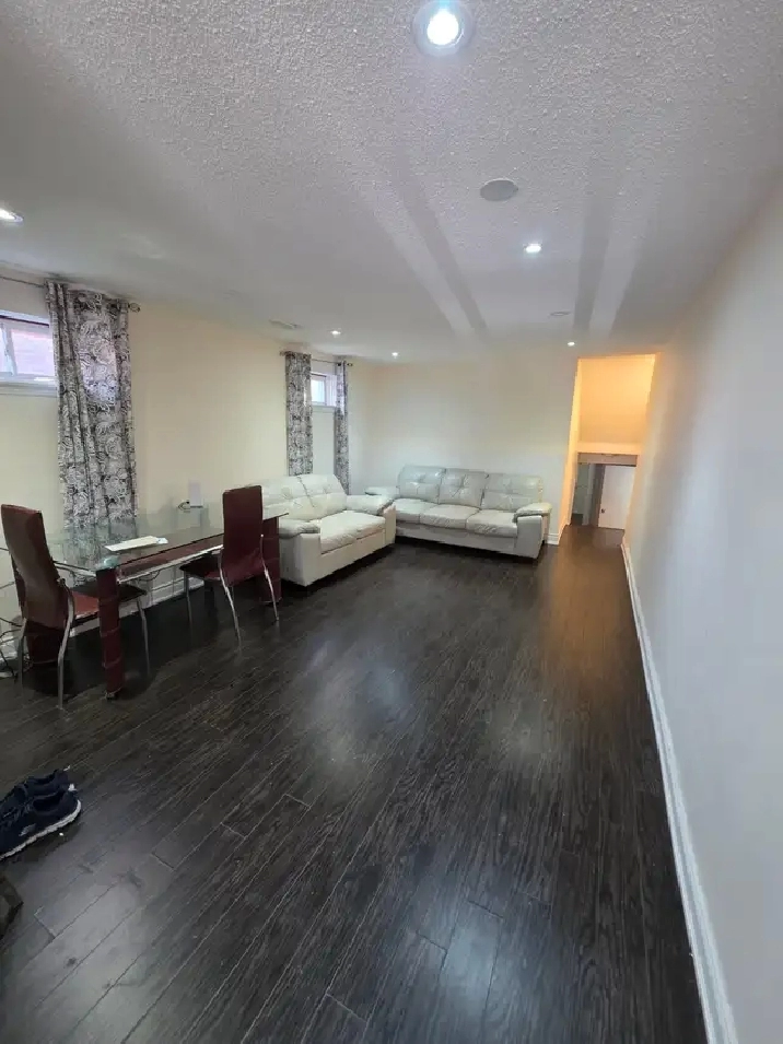 2 bedroom walk in basement near sqaure one mississauga