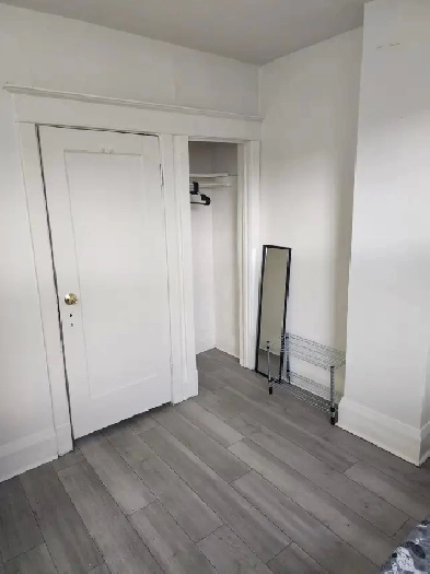 Room for rent, 2nd floor, all included, Christie and St.Clair