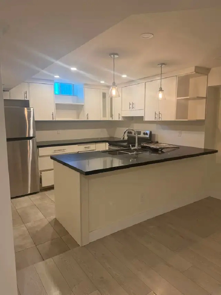 One Bedroom Basement (Pine Valley/Highway 7)