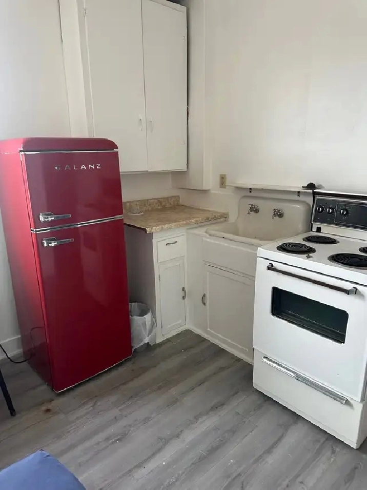 Furnished room for rent