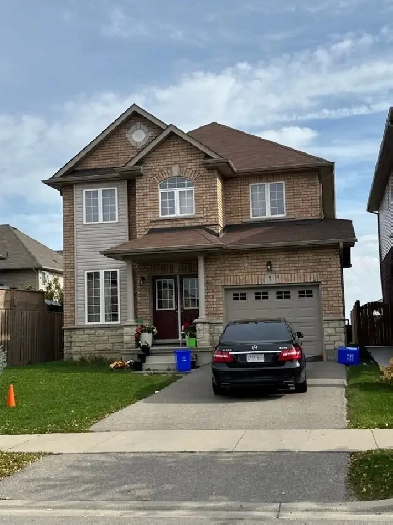 House for sale  - all brick, 9' ceiling, - Hamilton mountain