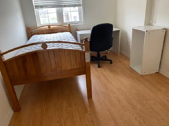 Room for rent at York University Village