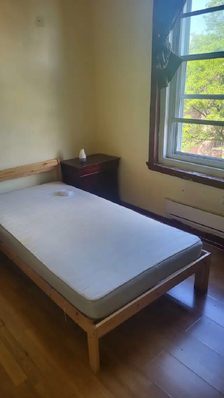 Grande chambre a louer le 1er Mai