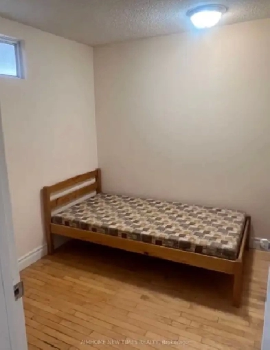 Room For Rent - 99 Cameron St