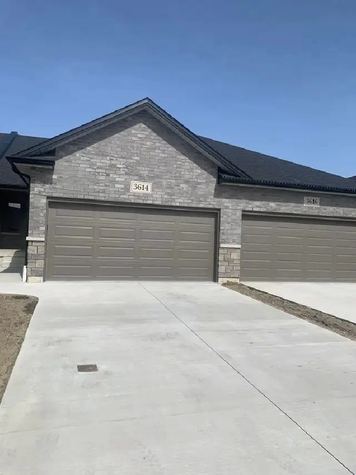 luxury townhome for lease/rent