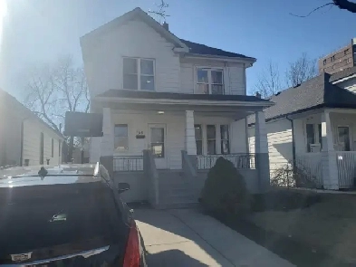 Luxury reno'd huge 5bd & 2bth near waterfront avail May 1st