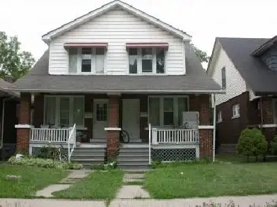 nice room close to University of windsor