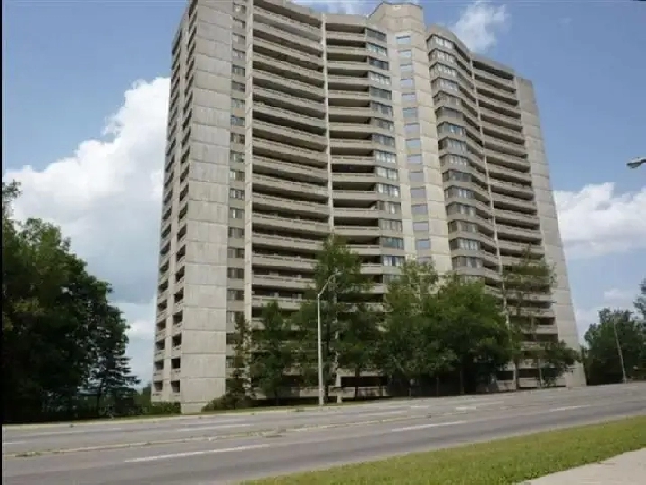 FOR RENT: ALL-INCLUSIVE UNIT OVERLOOKING OTTAWA RIVER