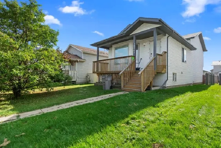 3 bed upper duplex-furnished , all included-close to Eastlink