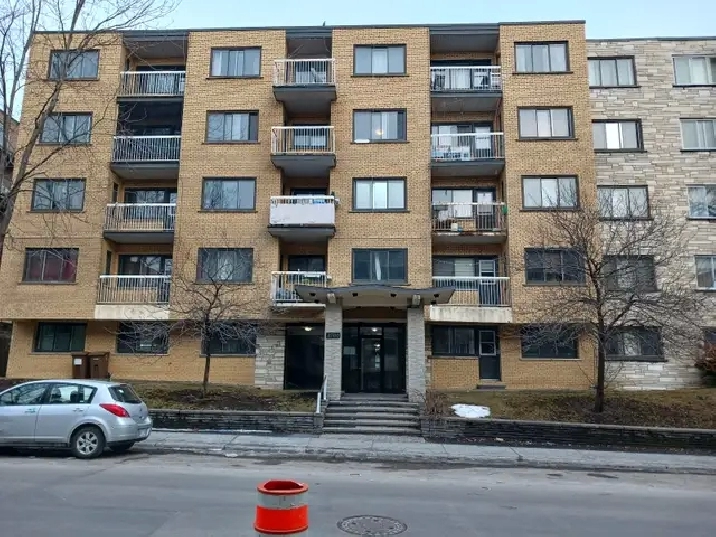 3 1/2, Côte-des-Neiges, 1130$/mois, chauffage inclus