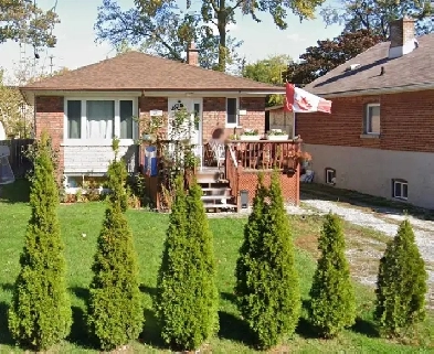 ~~ Port Credit Lakeshore area awesome basement! ~~