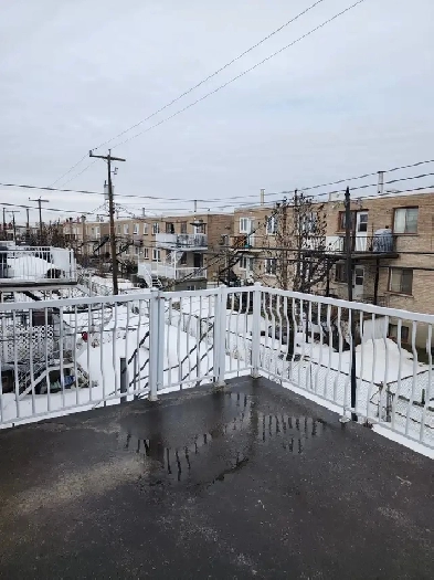 5 1/2 à lasalle 2ème étage d'un duplexe