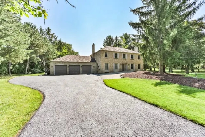 FOR SALE: 7 SKYVIEW LANE