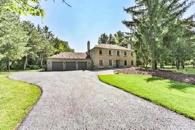 FOR SALE: 7 SKYVIEW LANE