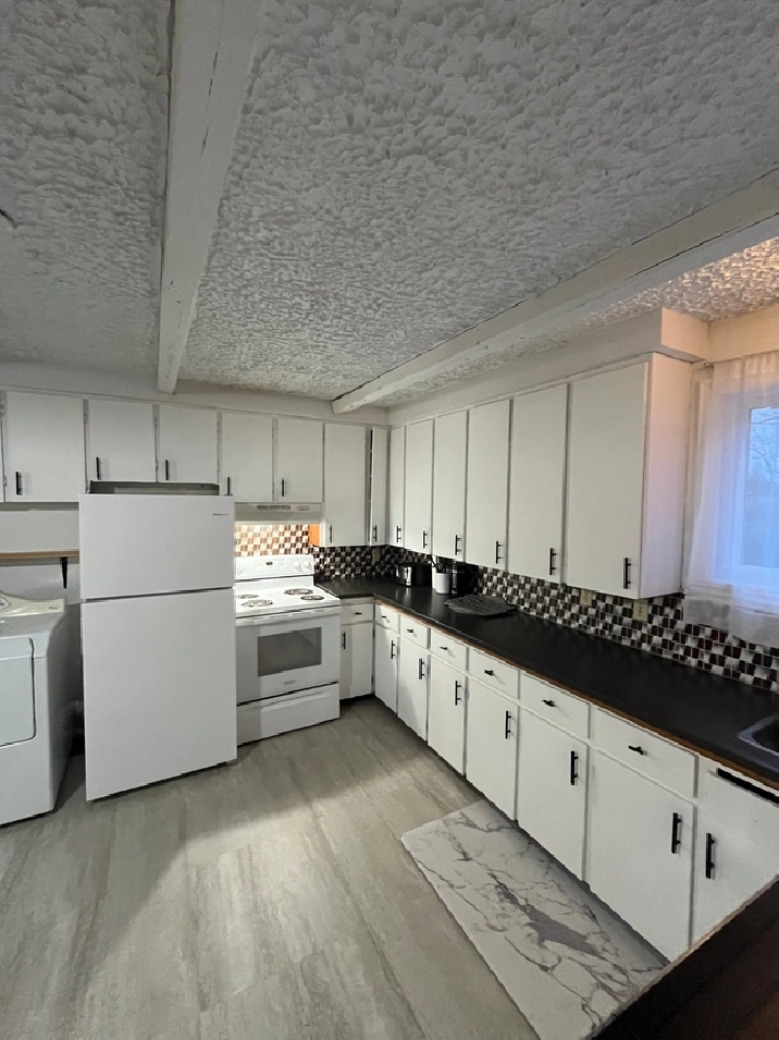 5 1/2 à 2 min de l’UdeS – Location flexible - Tout inclus