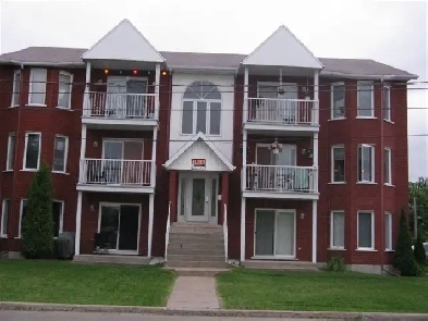 Grand 4 1/2 à louer