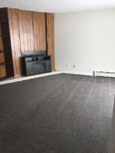 3 Bedroom Suite in Tri-Plex.  Ponoka town area.