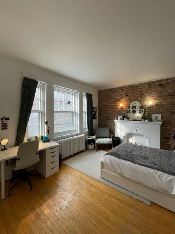 URGENT! - 3 Bedroom, 1 Bathroom Apartment Available for Summer