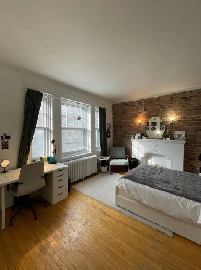 URGENT! - 3 Bedroom, 1 Bathroom Apartment Available for Summer