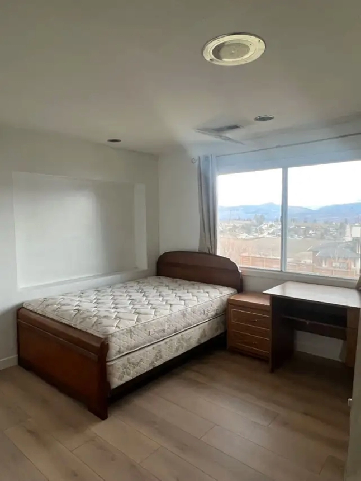 lake view rooms ,near bridge in west kelowna for rent