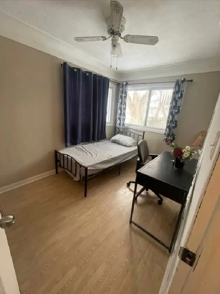 ROOM FOR RENT ON IMMEDIATE BASIS