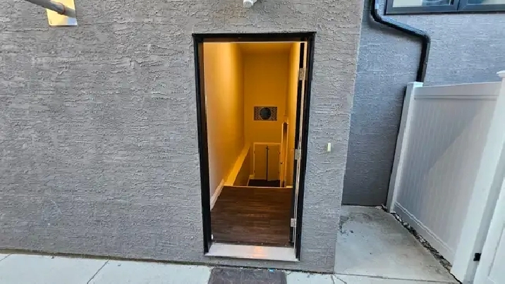 2 Bedroom Legal Basement Suite – Rosewood (Available May 1)