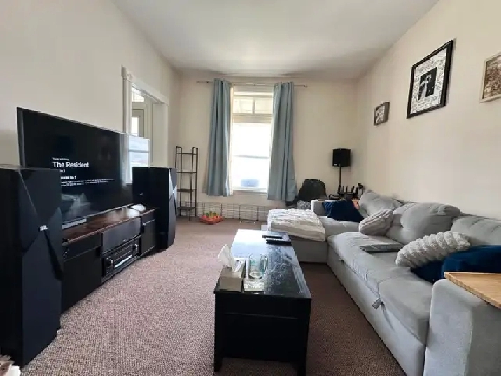 Spacious Townhouse For Rent I 3 Bdrm Close To Downtown