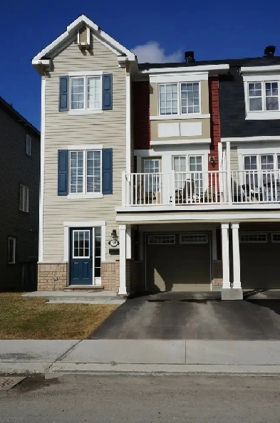 End Unit Three Bedroom townhouse Stittsville Kanata Ottawa