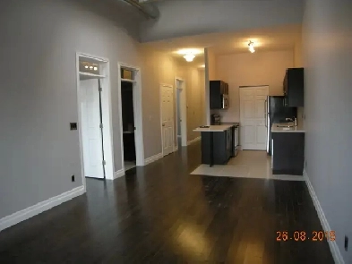 1 Bedroom Plus Den in The Hub - Close to Queens&KHSC