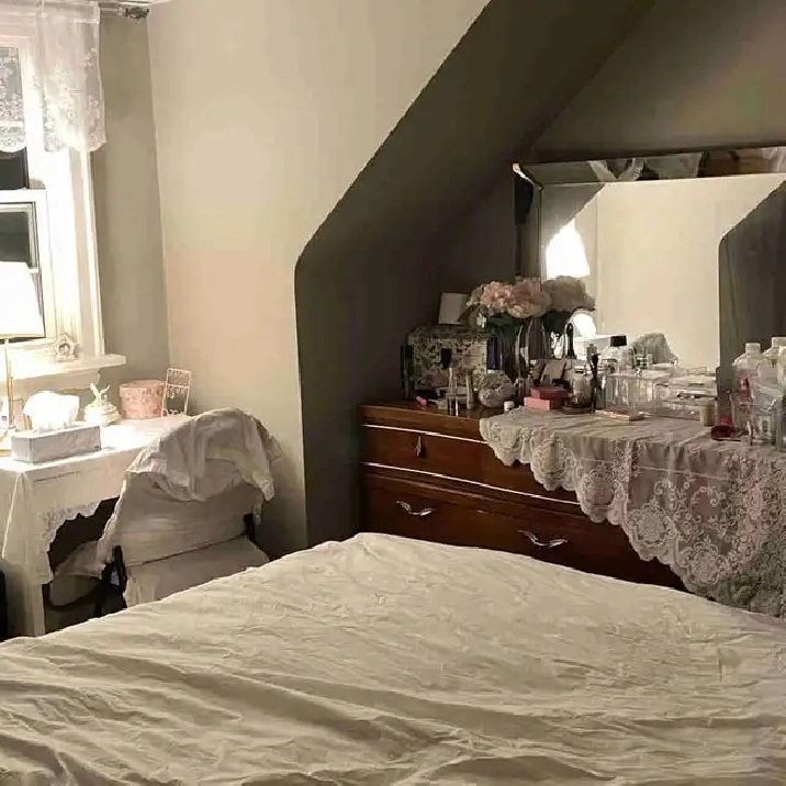 Sublet - Room for Rent in McMaster Student House