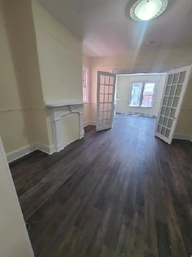 Downtown 1BR - Private Unit - Aug 1st - Heat & Water Included!