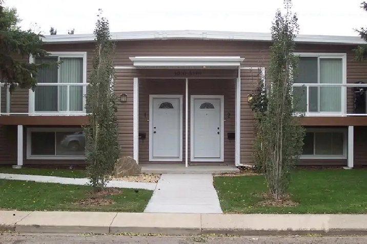 FANTASTIC LOCATION! Modern 2 Bedroom Unit ~ Washer and Dryer