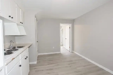 355 Glenridge Ave, St. Catharines - All Inclusive Bachelor