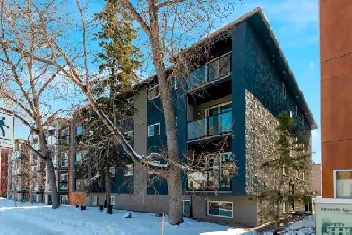 SHORT TERM RENTAL AIRBNB FRIENDLY KENSINGTON CONDO FOR SALE