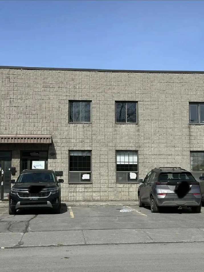 LOCAL COMMERCIAL/INDUSTRIEL/ENTREPÔT à louer