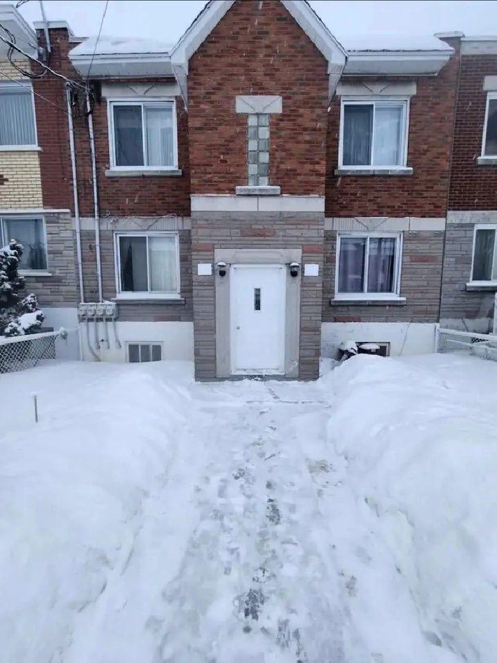 3 1/2 à louer pour juillet